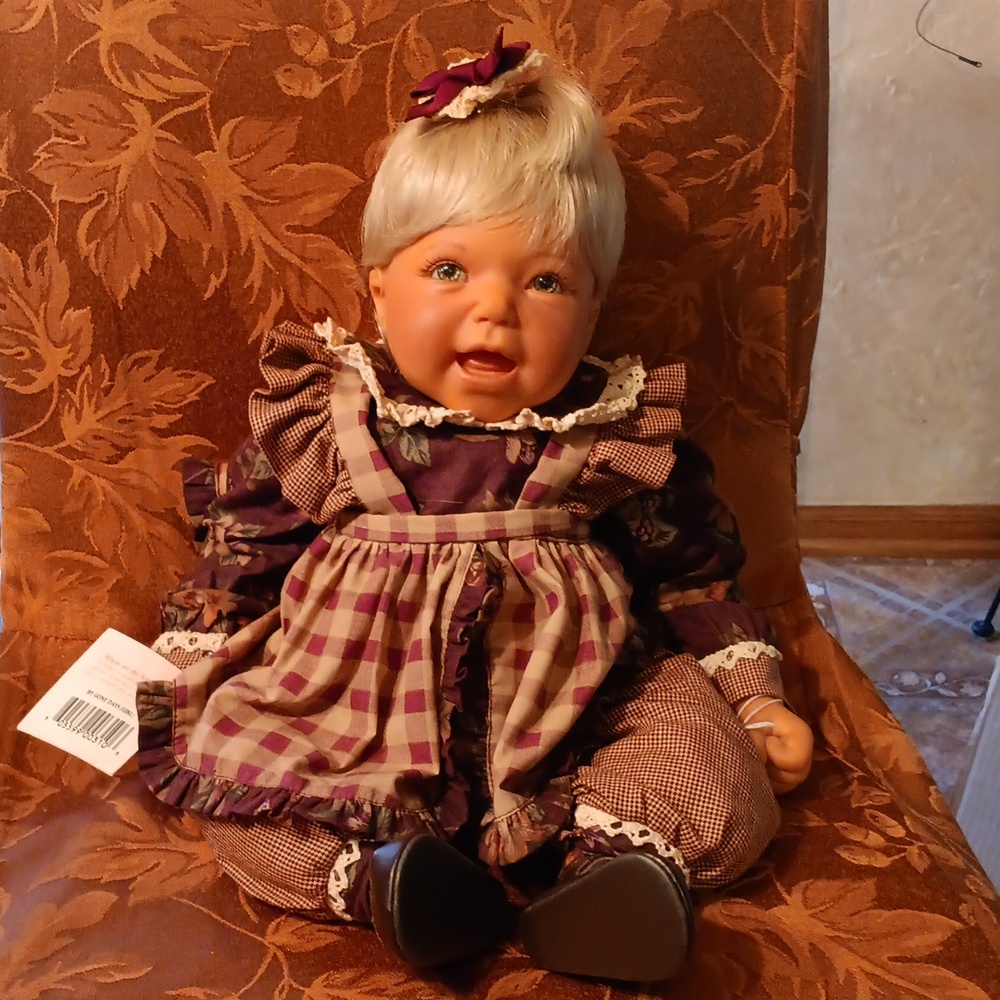 Lee Middleton by Reva "By Gone Days Girl" vinyl baby doll.